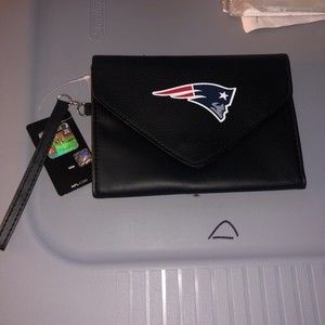 NFL  New Englad Patriots Foldover Clutch Wristlet Snap Flap NWT